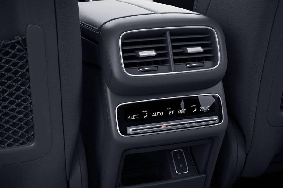 Rear ac controls Image of AMG GLE 53