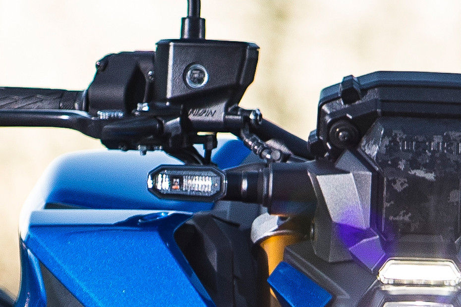 Front Indicator View of 2021 GSX S1000