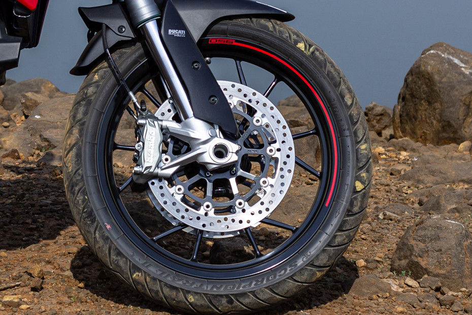 Front Tyre View of Multistrada 950