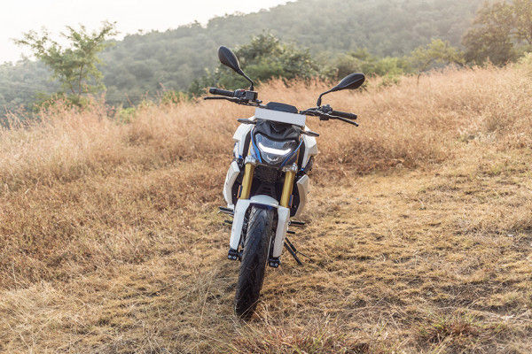 Bmw G 310 R Price 21 May Offers Images Mileage Reviews