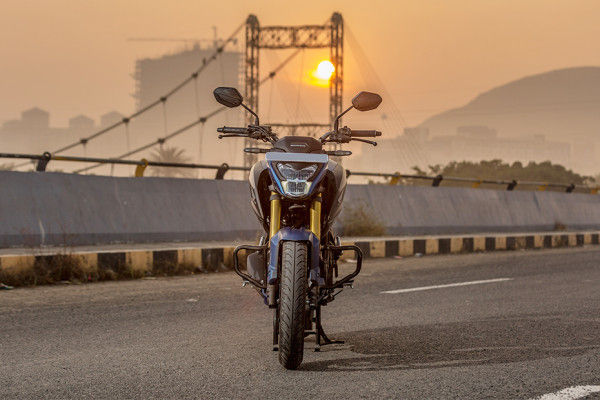 Honda Hornet 2 0 Price July Offers Images Mileage Reviews