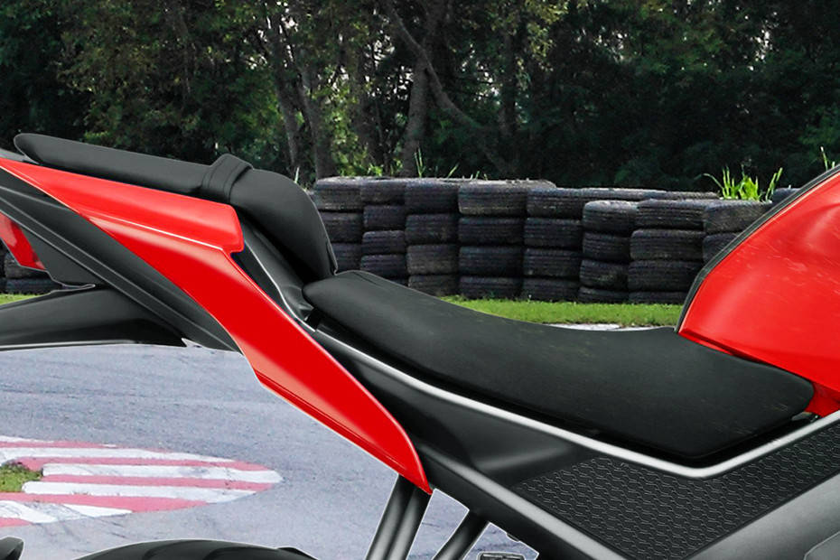 r15 v3 pillion seat