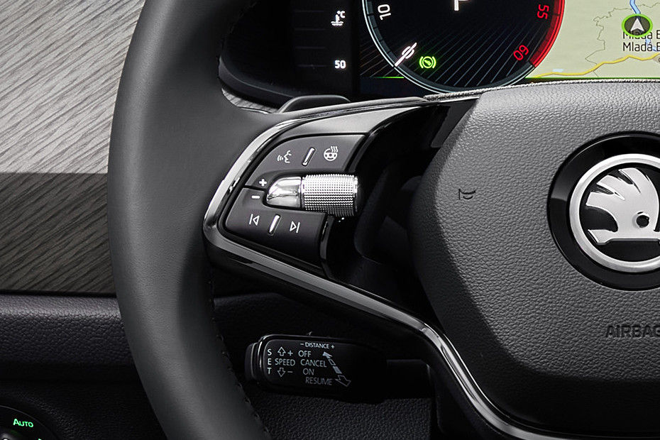 Steering buttons left Image of kodiaq 2021
