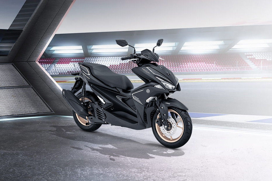 Front Right View of Aerox 155