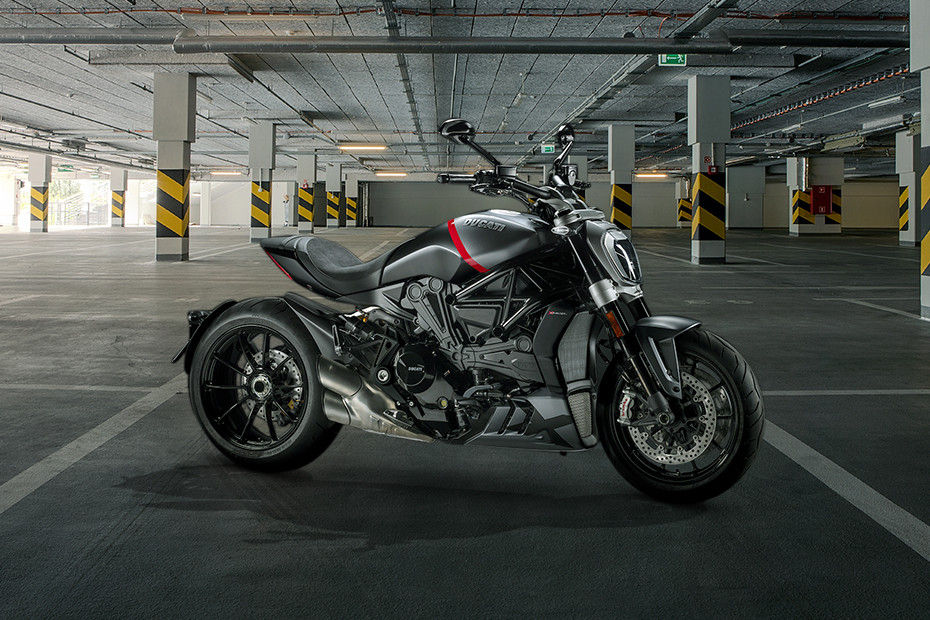 Right Side View of XDiavel