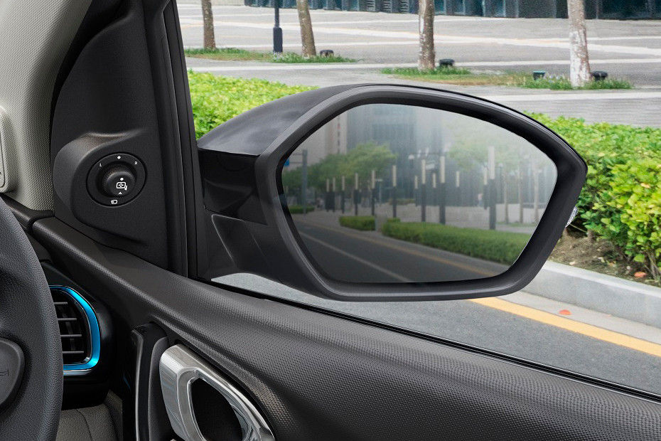 Side mirror rear angle Image of Tigor EV 2021