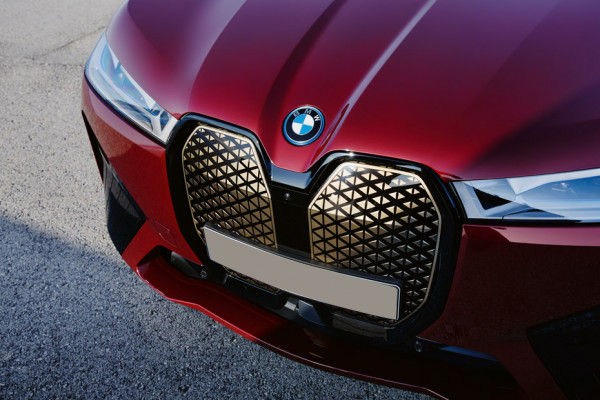 BMW iX Price, Range, Charging Time, Images, colours, Reviews & Specs