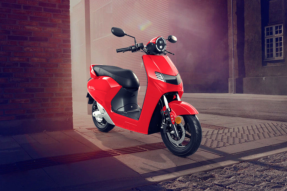 Front Right View of Infinity E1