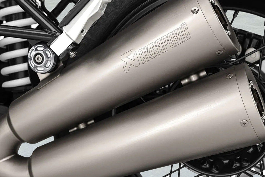 Exhaust View of R nineT