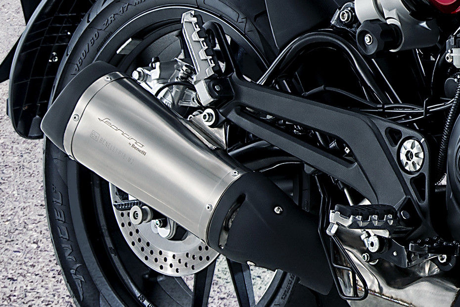Exhaust View of Leoncino 500