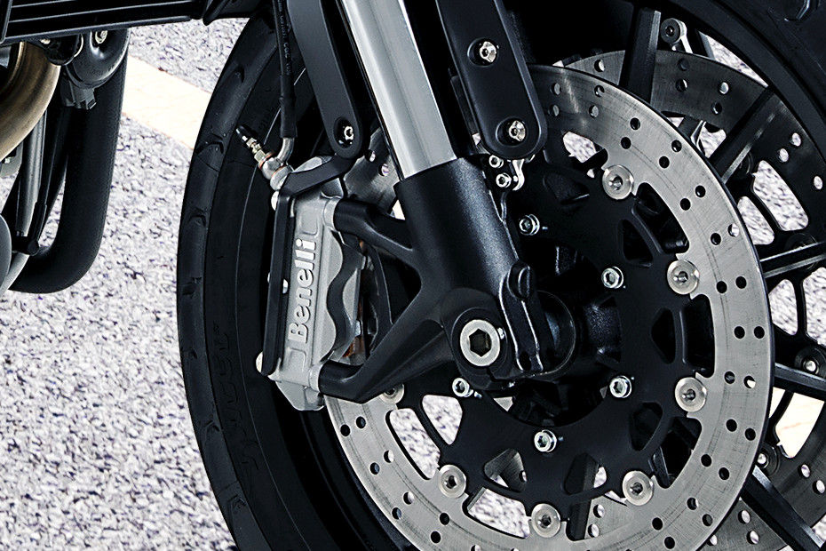 Front Brake View of Leoncino 500