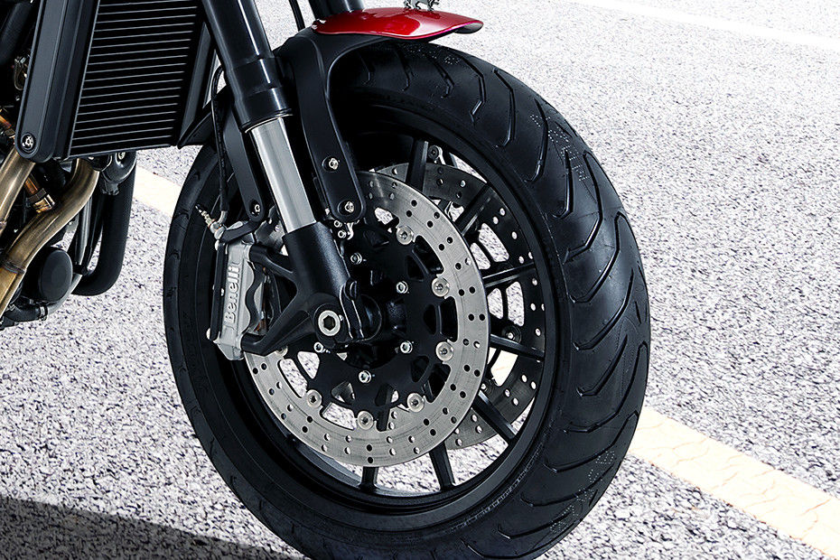 Front Tyre View of Leoncino 500