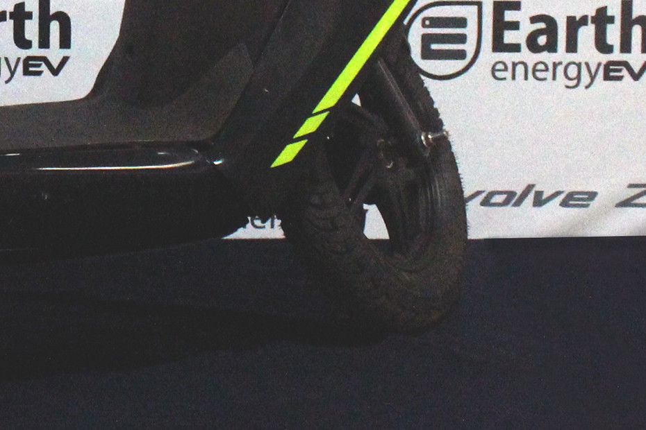 Front Tyre View of Glyde Plus