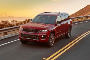 Front 1/4 left Image of Grand Cherokee 2022