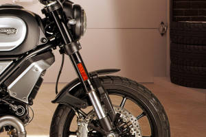 Front Mudguard & Suspension of Scrambler 1100