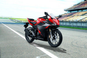 Front Right View of CBR150R