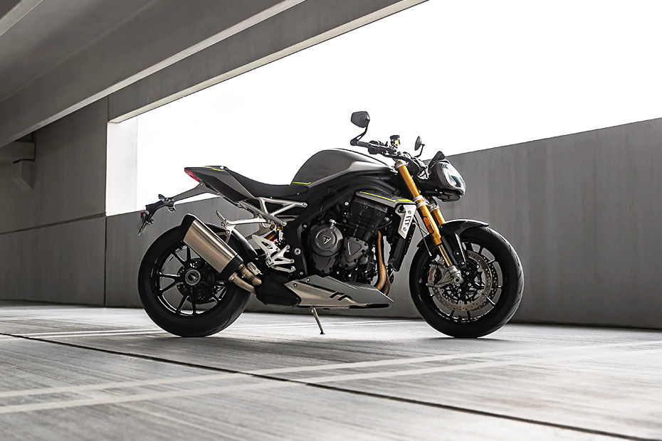 Front View of Speed Triple 1200