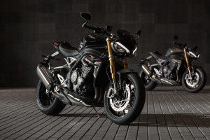 Right Side View of Speed Triple 1200