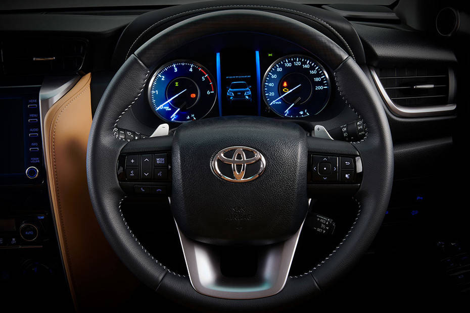 Steering close up Image of Fortuner