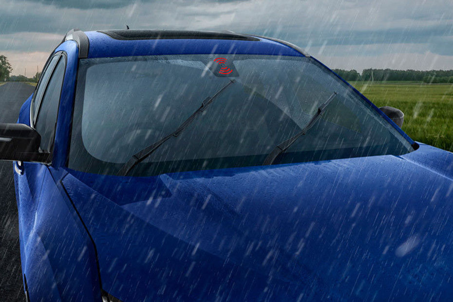 Wiper with full windshield Image of Safari