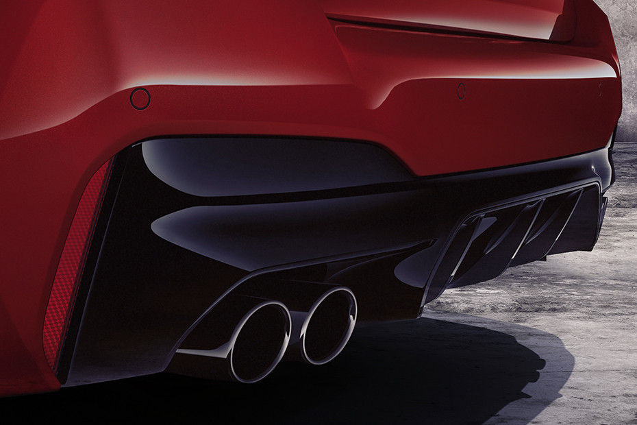 Exhaust tip Image of M5
