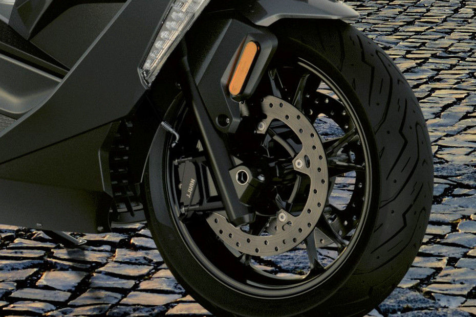 Front Brake View of C 400 GT