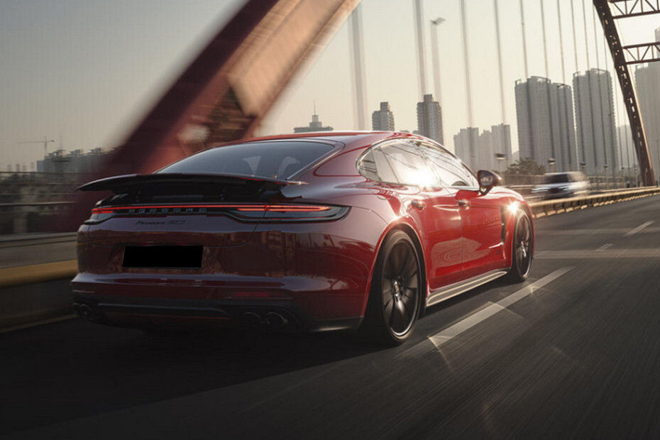 Rear 3/4 Right Image of Panamera