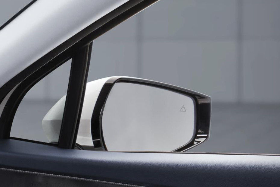 Side mirror rear angle Image of Sportage