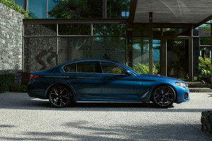 Side view Image of 5 Series