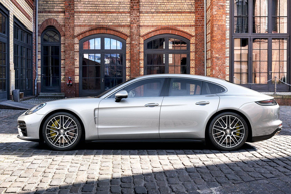 Side view Image of Panamera