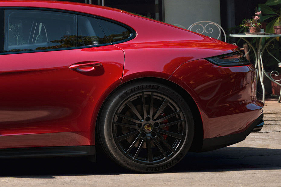 Wheel arch Image of Panamera