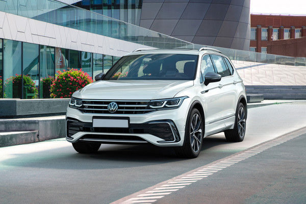 Front 1/4 left Image of Tiguan Allspace 2022