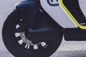 Front Brake View of Vektorr Concept