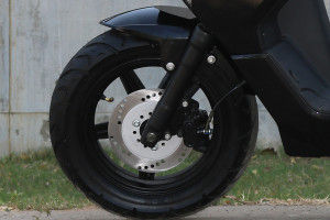 Front Tyre View of GT5