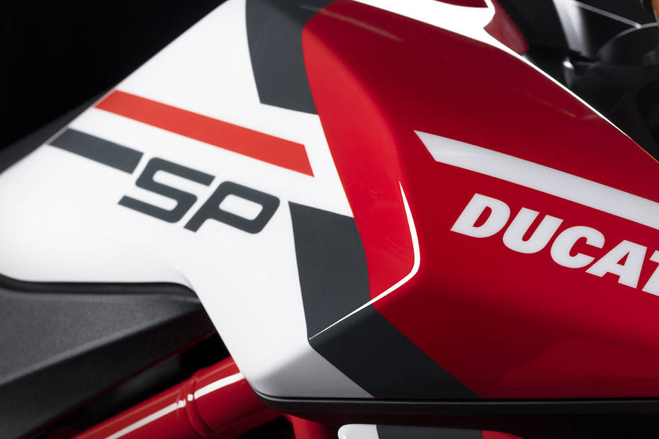 Fuel tank of Hypermotard 950