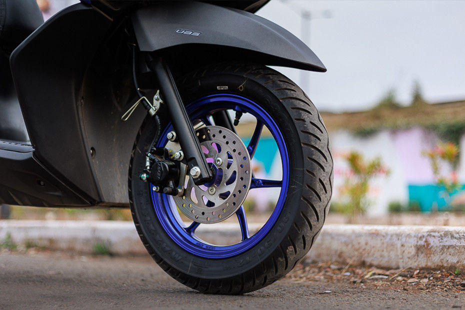 Front Tyre View Front Tyre View of RayZR 125