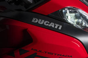 Brand Logo & Name of Multistrada V2