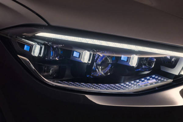 Headlamp Image of S-Class