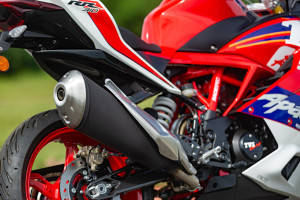 Exhaust View of Apache RR 310