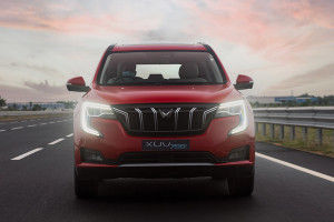 Front Image of XUV700