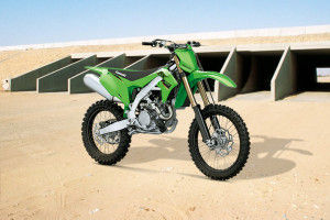 Front Right View of KX 450 2022