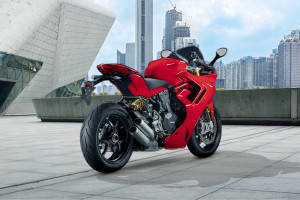 Rear Right View of 2021 SuperSport 950
