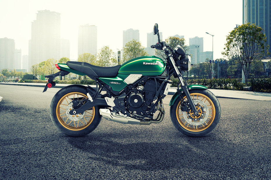 Right Side View of Z650RS