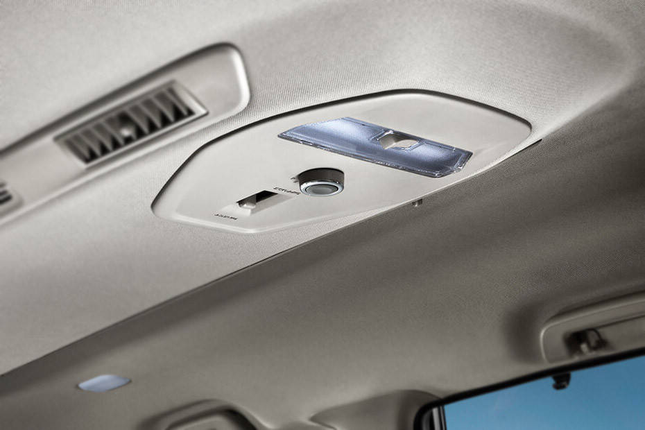 Sunroof controls with rear view mirror Image of Marazzo