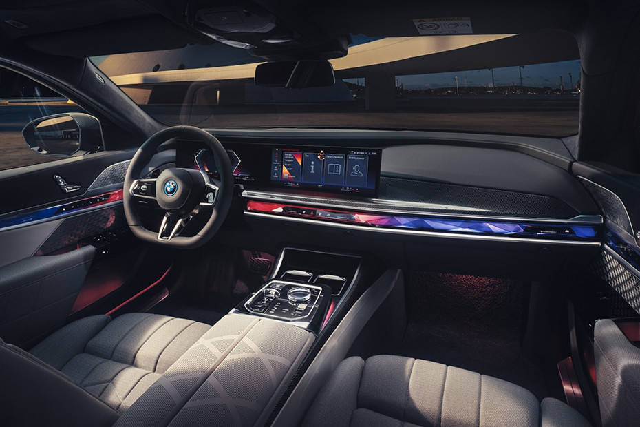 Ambient Lighting View Image of 7 Series 2024