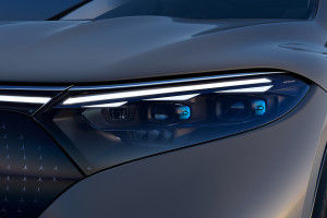 Headlamp Image of EQS SUV