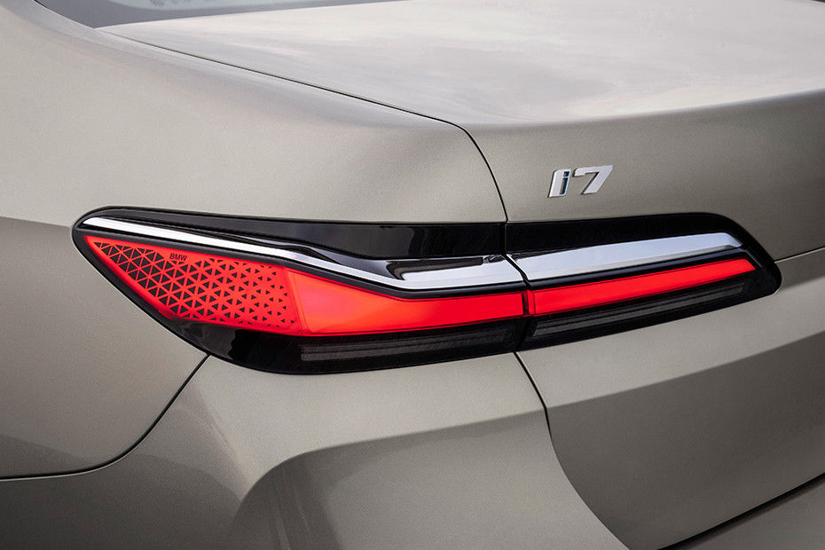 Tail lamp Image of i7