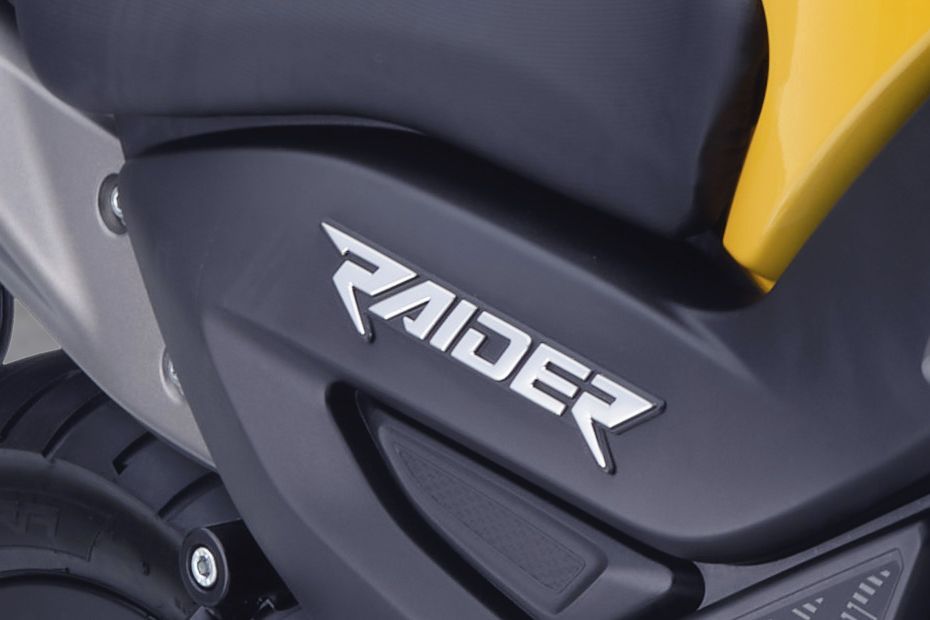 Front Indicator View of Raider