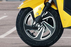 Front Tyre View of Jaunty Plus
