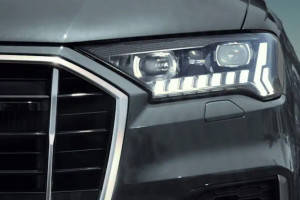 Headlamp Image of Q7